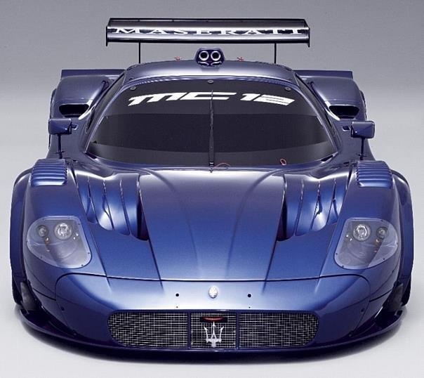 Der neue Maserati MC12 Versione Corse kostet 1.000.000 Euro plus Steuern und wird in einer Auflage von zwölf Fahrzeugen gebaut.